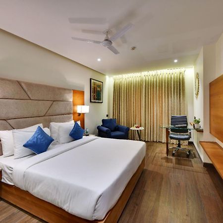 The Glory Suites Near Igi Airport New Delhi Exterior photo